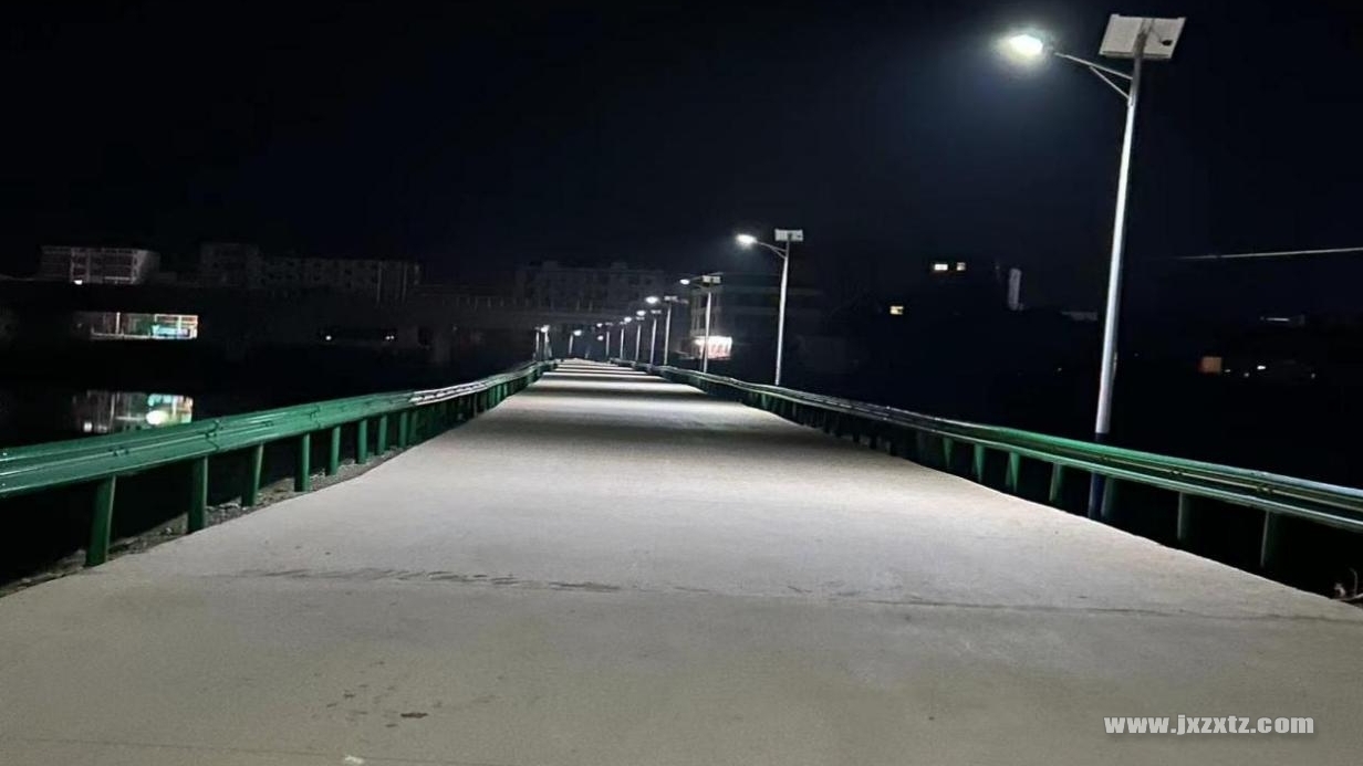 安装路灯.jpg